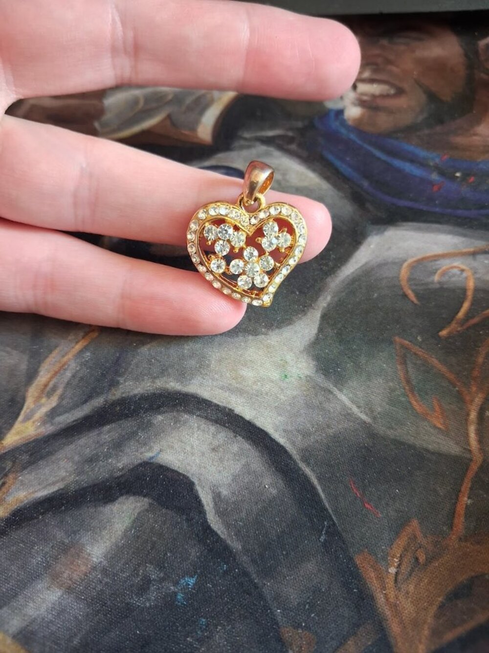 Sparkly heart pendant